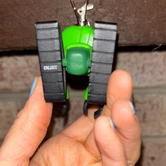 Boogie bot keychain - Picture 6 of 6